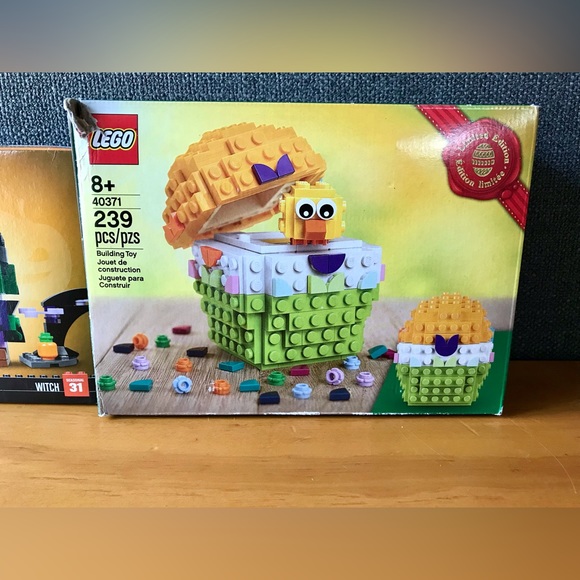 COMPLETE 2 Holiday LEGO Limited Ed Easter Chick Brick Headz Witch Building Block - Picture 3 of 5